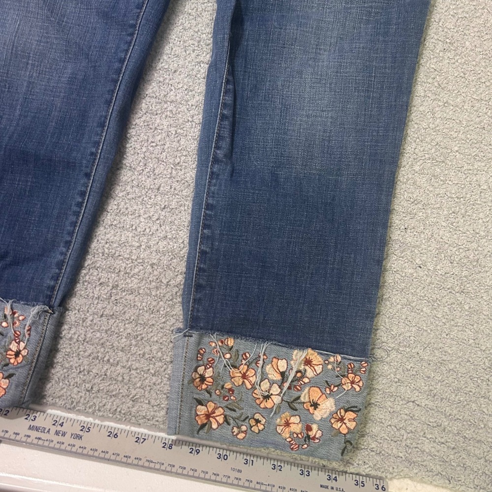 Chico's Jeans So Slimming Girlfriend Ankle 12R Floral Embroidered Cottagecore - Picture 2 of 10